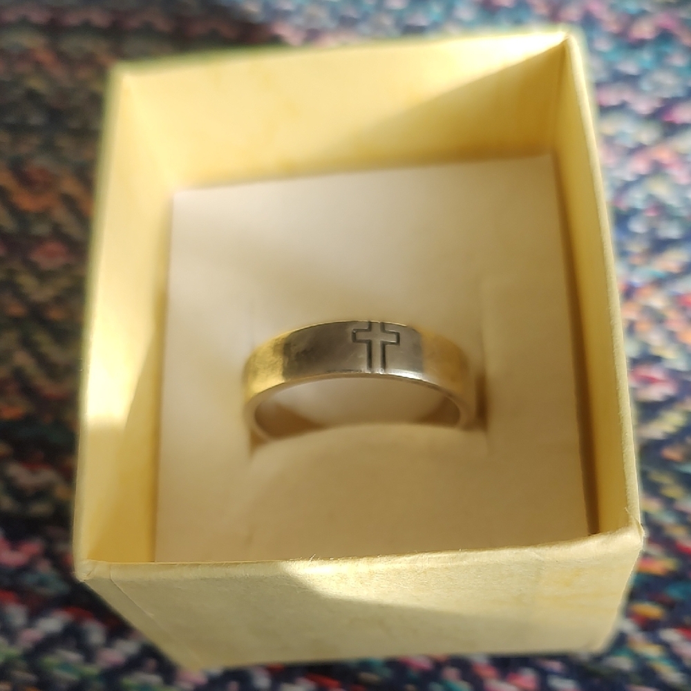 Men's Or Women's Sterling Silver Cross Band Ring - Classic Religious Design